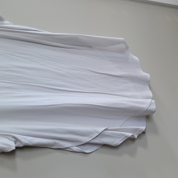 Forever 21 tshirt - Picture 2 of 3